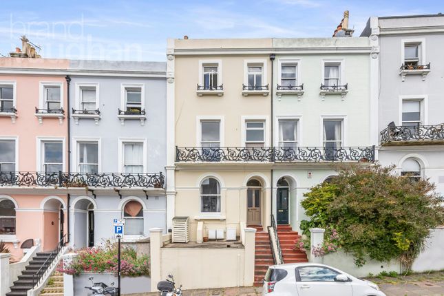 Flat for sale in Roundhill Crescent, Brighton