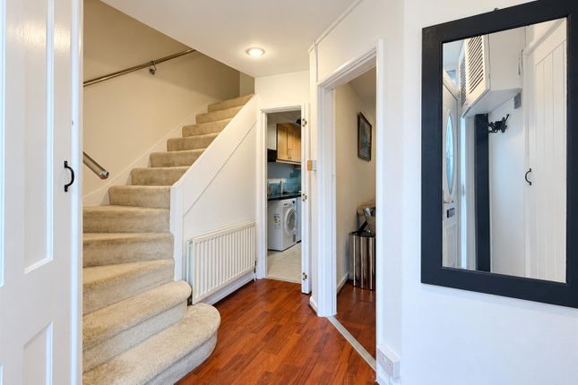 11, Kirton Walk, Edgware photo 3