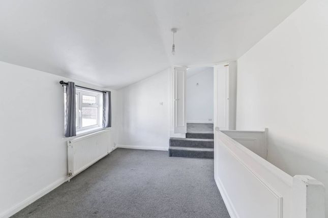 Thumbnail Flat to rent in Woodside Green, South Norwood, London