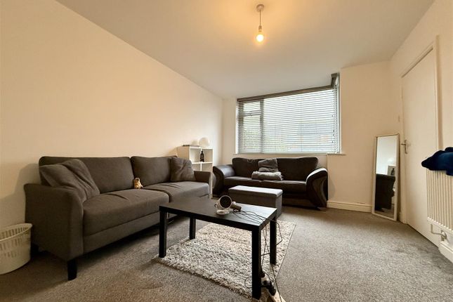 81, Kirkstone Drive, Loughborough photo 3