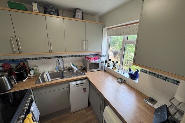 22, Harecastle Close, Hayes photo 4
