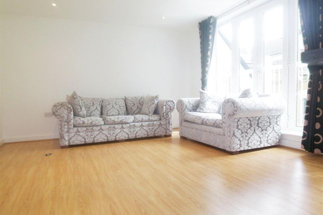 Flat for sale in High Road, Buckhurst Hill