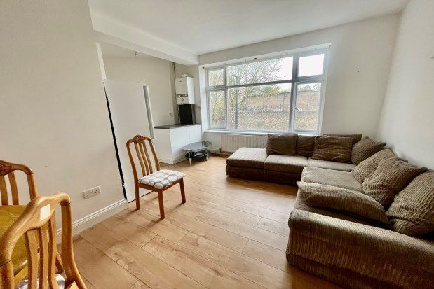 Flat to rent in 61 Artillery Place, London