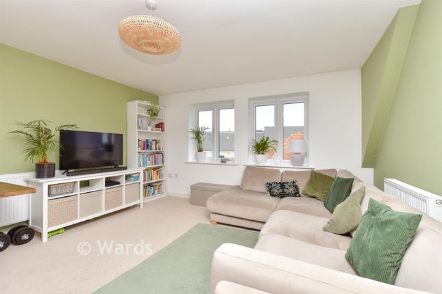 8, Lockyer Court, Chatham photo 4