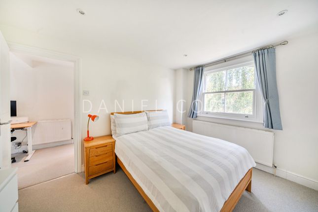 Upper Floor Flat, 15 Methley Street, London photo 4