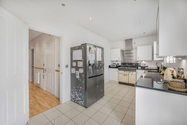 19, Wilkes Way, Dunmow photo 3