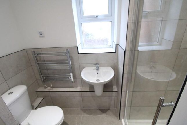 Studio flat on Room 3, 71a Cricklade Road, Swindon, £750/mo