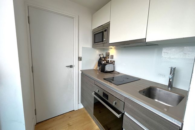 Trident House, 76,Flat 70, Station Road, Hayes photo 4