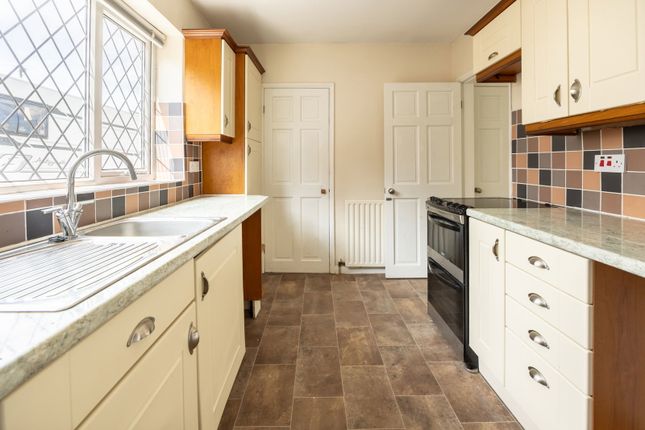 38, Woodland Way, York photo 4
