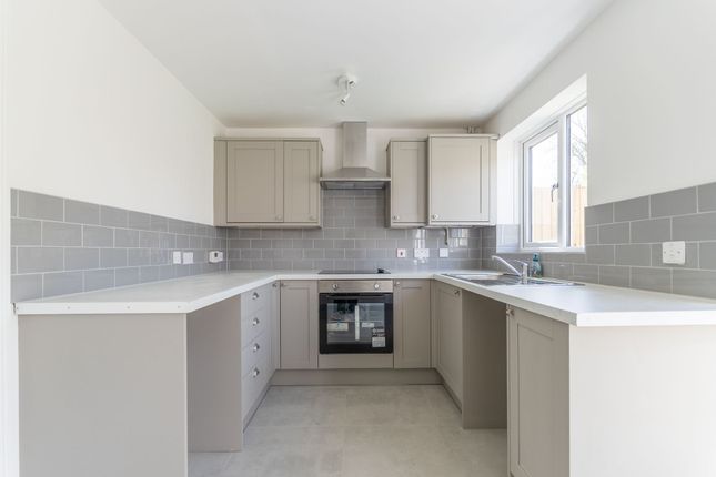 37 Manor Park, Newport photo 5