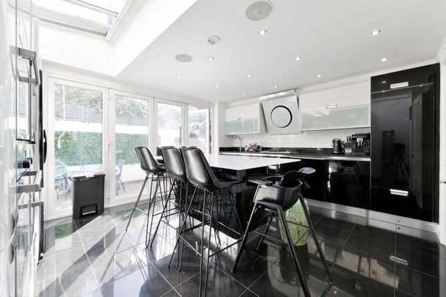 Sutton Lane North, Chiswick photo 4