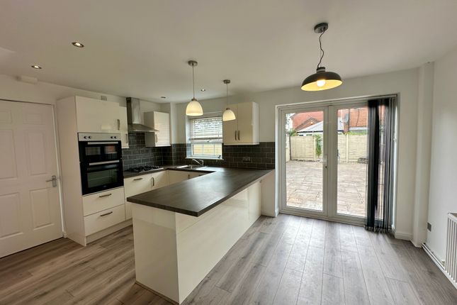 41, Leicester photo 2