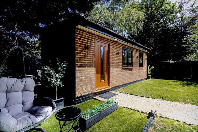125, The Greenway, Ickenham photo 4