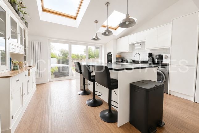 128, Auckland Road, Potters Bar photo 3