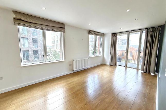 4 Lyle Apartments, 19, Shackleton Way, London photo 2