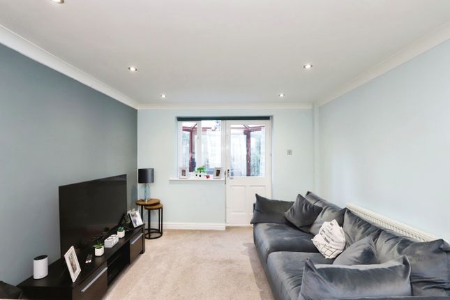Town house for sale in Deepwell View, Halfway, Sheffield, South Yorkshire