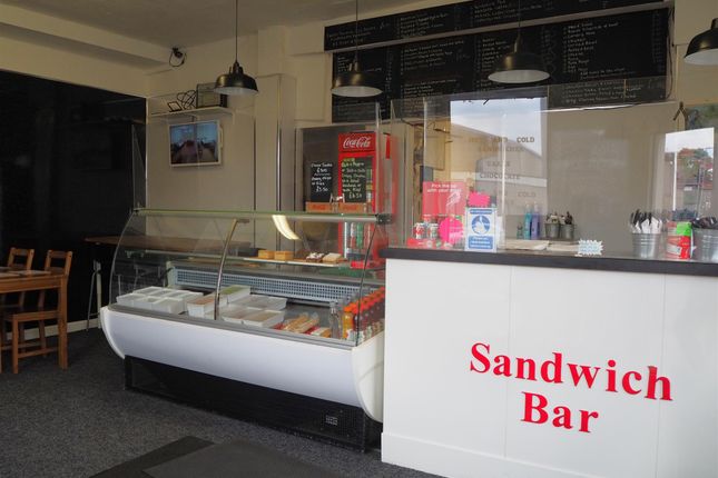 Restaurant/cafe for sale in Cafe &amp; Sandwich Bars HX1, West Yorkshire