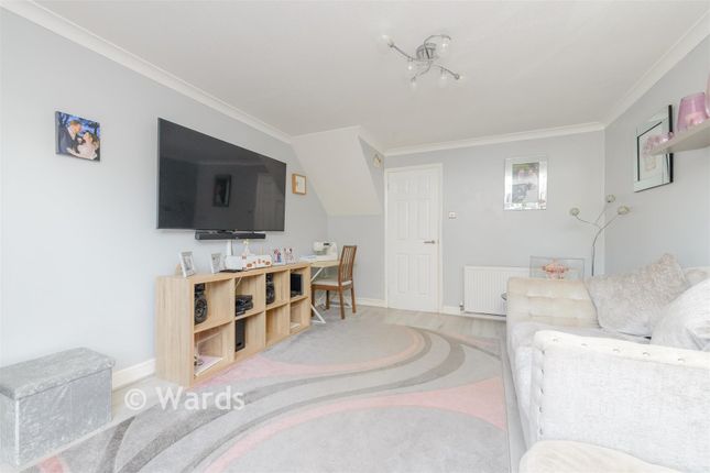 11, Cobsdene, Gravesend photo 4