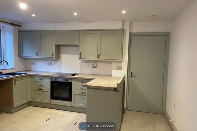 Flat, Priory Mews Fisher Lane, Bingham, Nottingham photo 3
