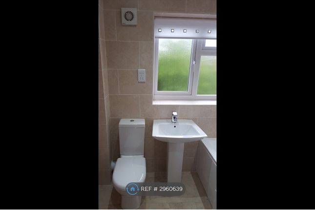 A Birch Close, Yaxley, Peterborough photo 4