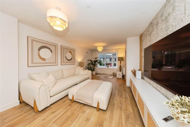 17, Gerddi Gwenllian, Kidwelly photo 2