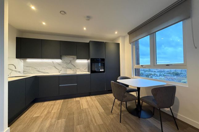 371 Horn Lane, London photo 2