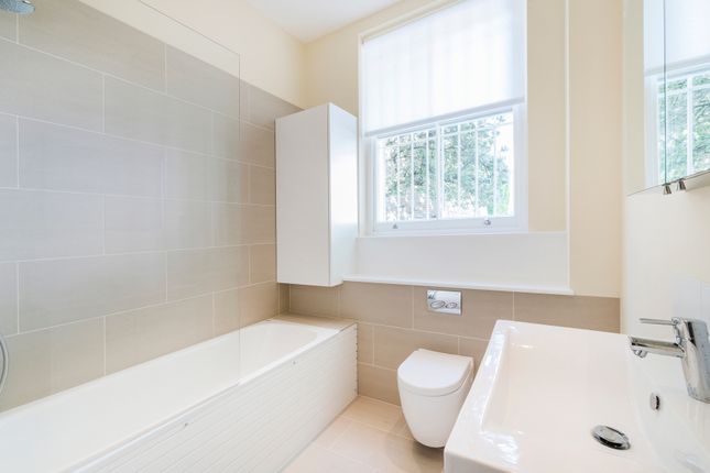 Flat E, 43-45, Langton Street, Chelsea photo 4