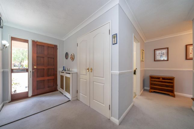 6, Woodland Rise, Studham photo 2