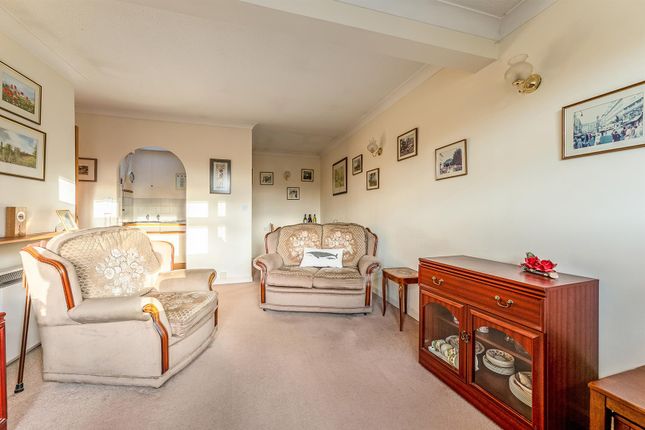 25, Mulberry Mead, Whitchurch photo 4