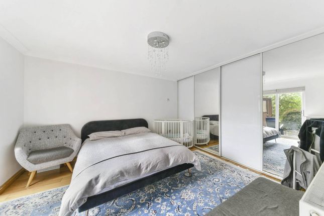 Thumbnail Flat to rent in Rum Close, Wapping, London