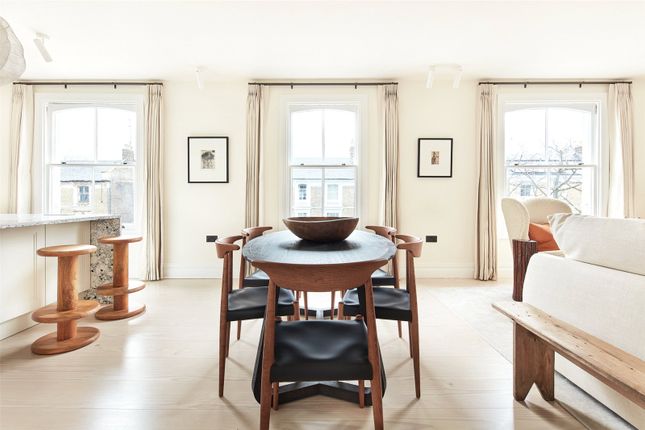 Flat for sale in Oxford Gardens, London