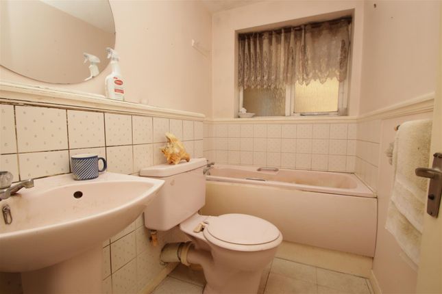 Studio for sale in Greenway Close, New Southgate