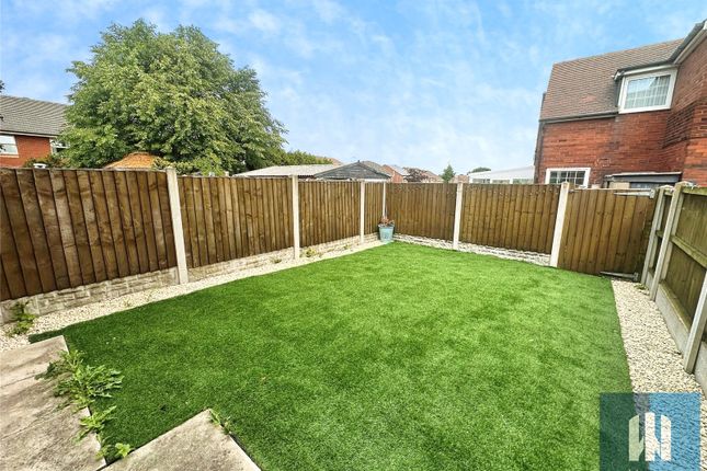 3, Helens Court, Pontefract photo 2