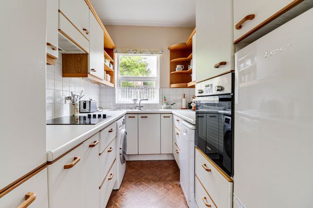 25, The Priory, Redbourn photo 3