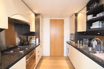 Thumbnail Flat to rent in 153 Berkeley Tower, Canary Riverside, Canary Wharf, London