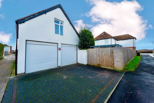 102, Portsmouth Road, Hampshire photo 4
