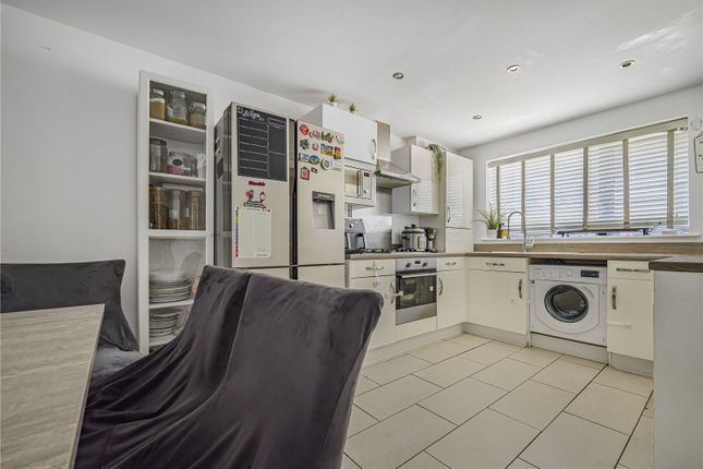 28, Discovery Drive, Kent photo 2