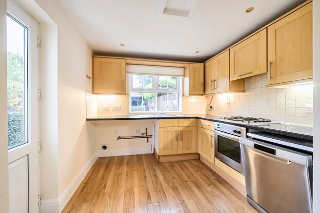 89, Totteridge Lane, Buckinghamshire photo 2