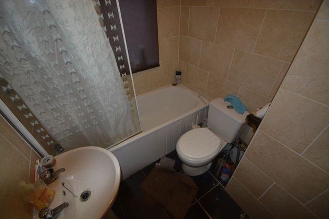 Terraced house to rent in Ashville Road, Leeds