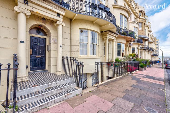 Flat to rent in Regency Square, Brighton