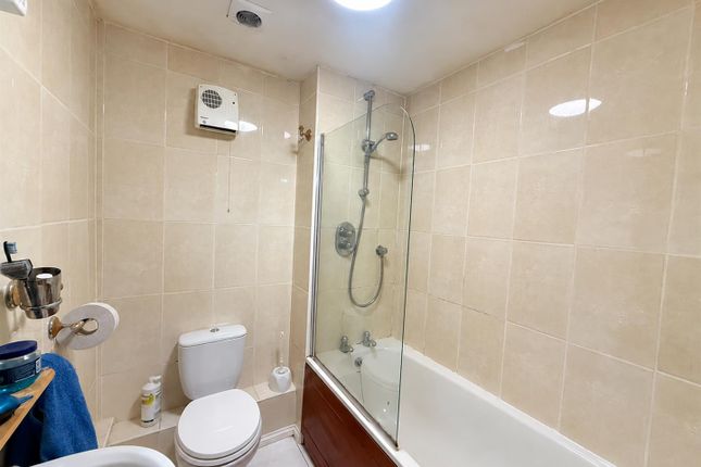 Flat 2, Crawgent House, Bartholomew Street West, Exeter photo 5