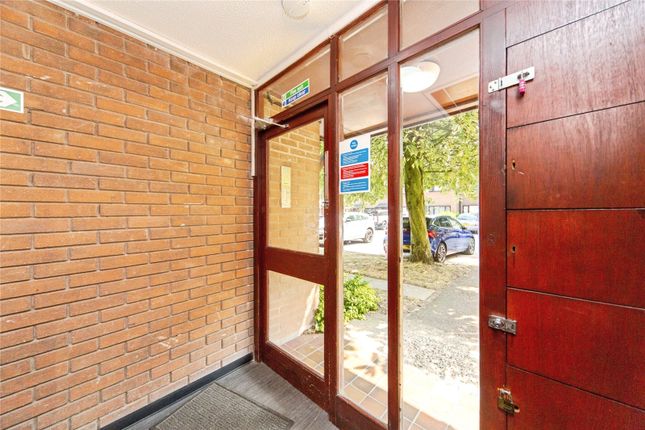 204, Minster Court, Merseyside photo 4