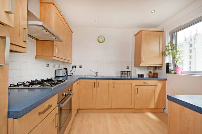 Thumbnail Flat for sale in Townmead Road, Sands End, London