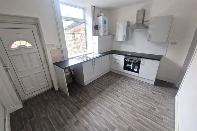 173, Roundthorn Road, Oldham photo 2