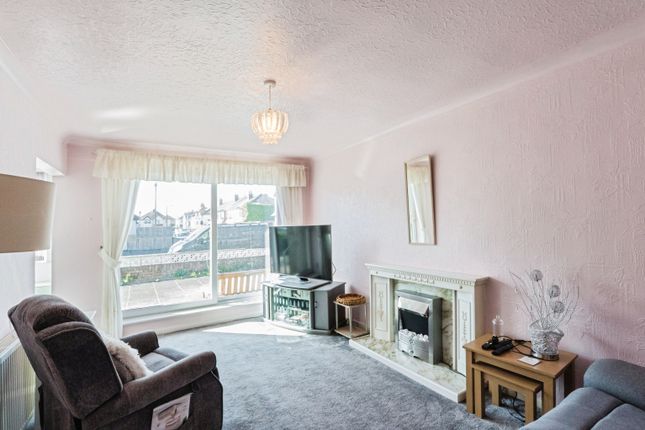 3 Manor Court, Beach Road, Thornton-Cleveleys photo 4