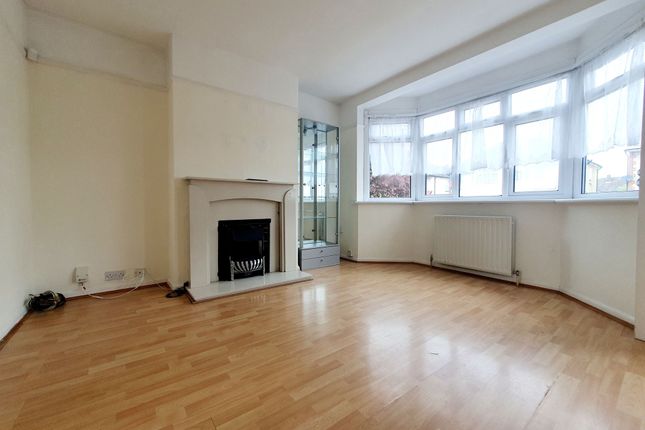 Thumbnail Property to rent in Royal Crescent, Ruislip