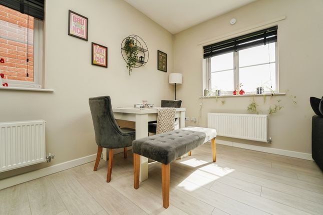 Flat 4, 6, Brickfield Drive, Gloucestershire photo 4