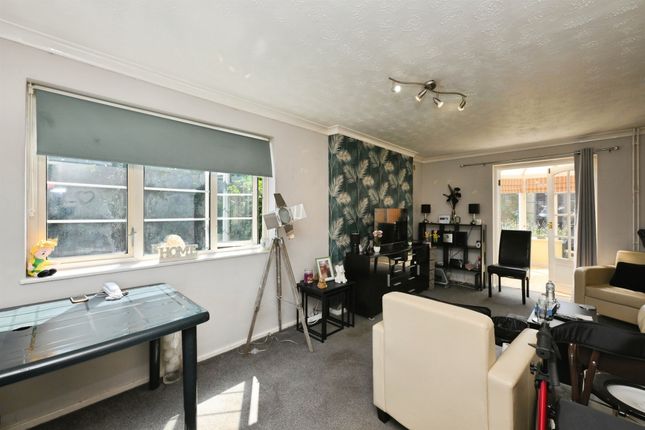 12, Boundary Lane, WELWYN GARDEN CITY photo 4