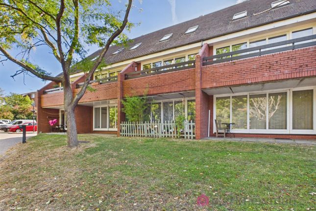 2-bed flat on 3, Netteswell Orchard, Harlow, £199,000