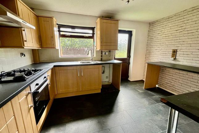 18, West Street, Stalybridge photo 3